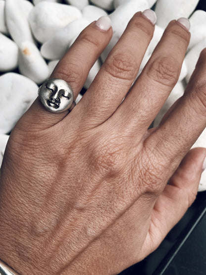 Full moon face round signet chevalier sterling solid silver 925 ring - KathyRossJewelry