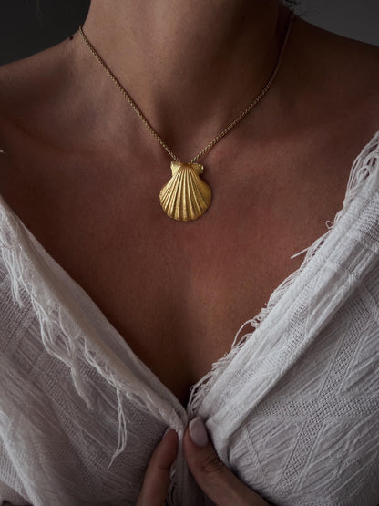 Gold Shell Necklace with Pearl : 18k gold filled on silver 925 pendant and chain - KathyRossJewelry