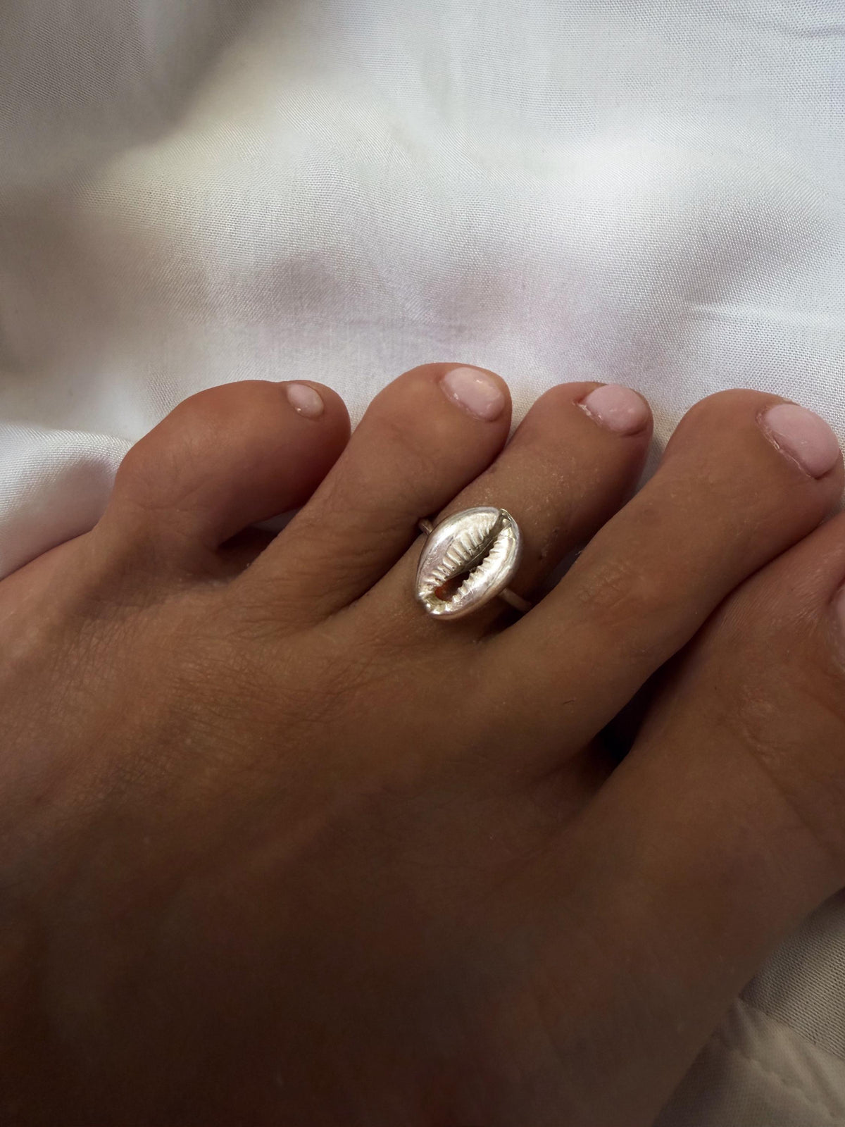 Sterling Silver 925 puka shell toe ring:open adjustable ring - KathyRossJewelry