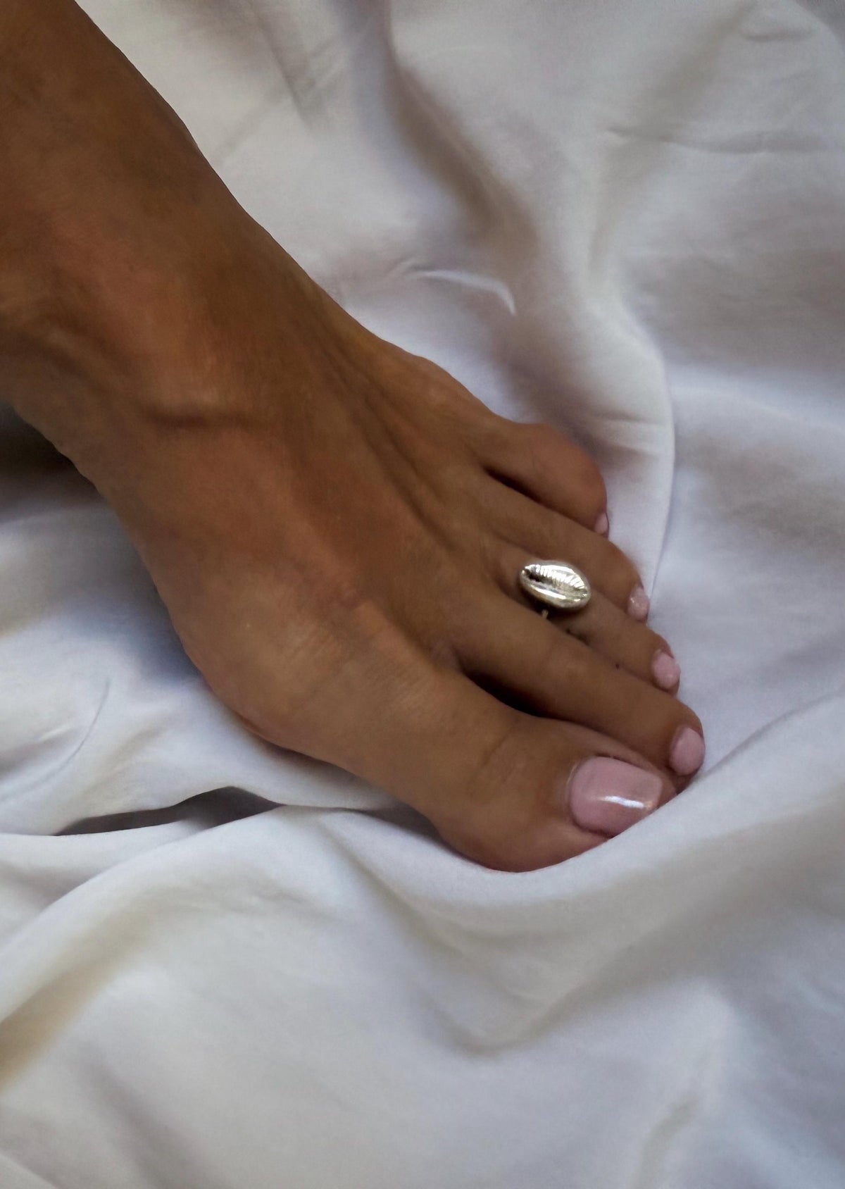 Sterling Silver 925 puka shell toe ring:open adjustable ring - KathyRossJewelry