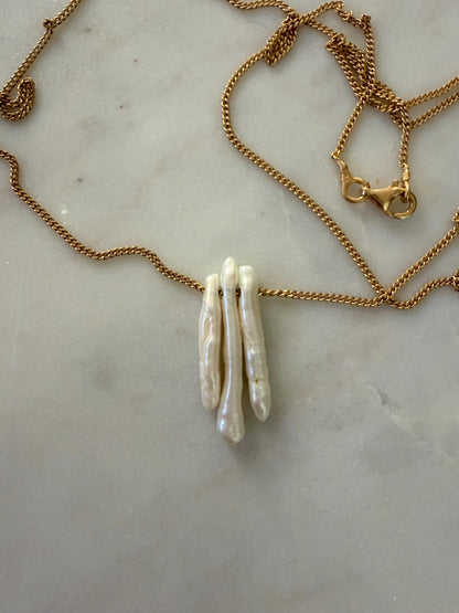 Floating pearls necklace : natural freshwater white baroque pearls on 18k gold filled chain - KathyRossJewelry