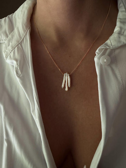 Floating pearls necklace : natural freshwater white baroque pearls on 18k gold filled chain - KathyRossJewelry