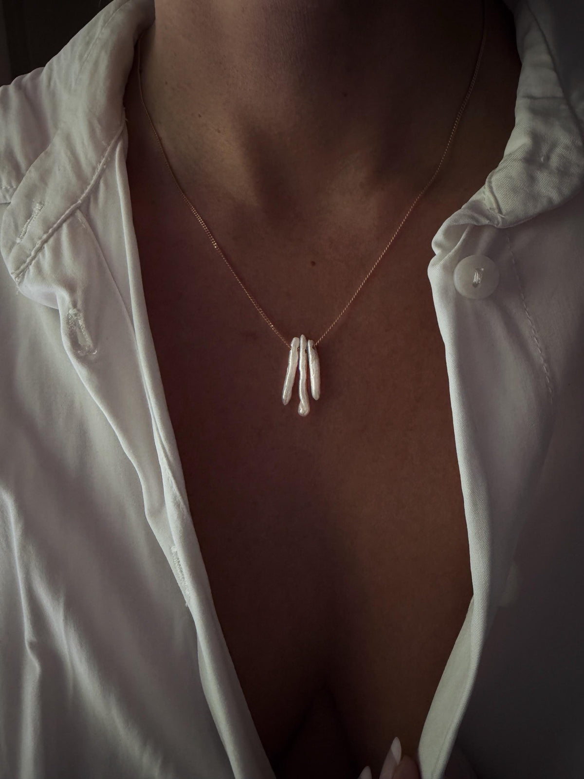 Floating pearls necklace : natural freshwater white baroque pearls on 18k gold filled chain - KathyRossJewelry