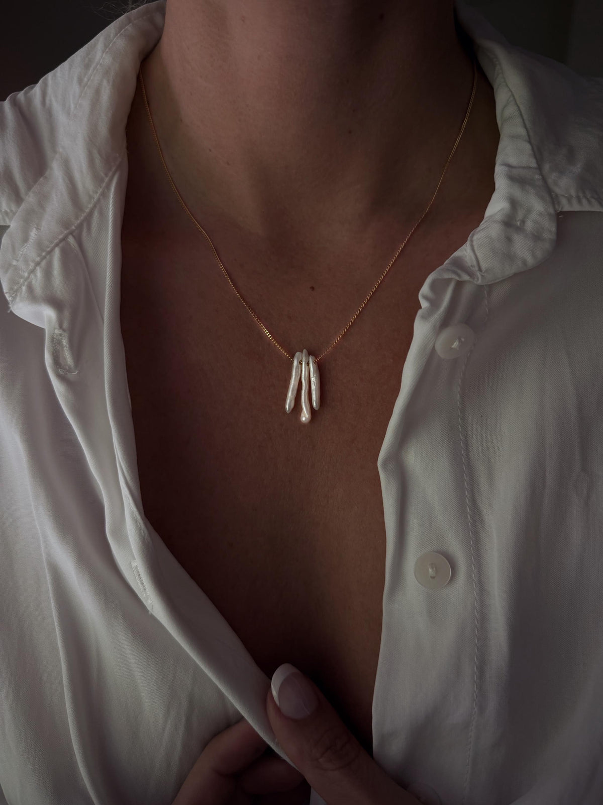 Floating pearls necklace : natural freshwater white baroque pearls on 18k gold filled chain - KathyRossJewelry