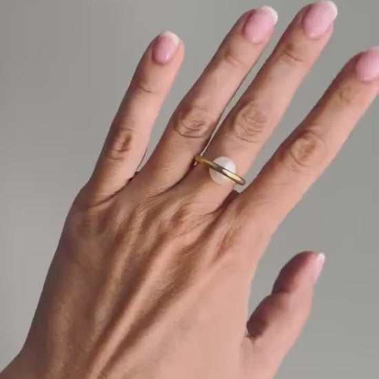 Fine pearl and silver minimalist ring