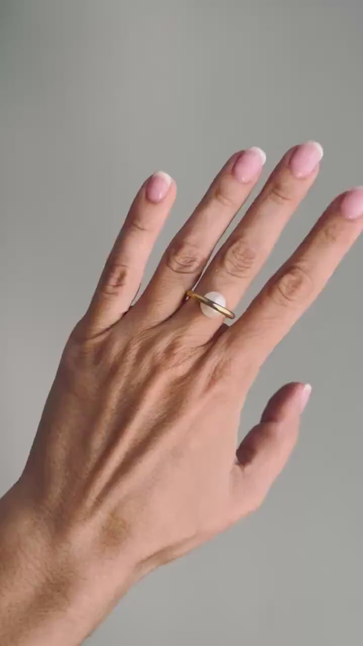 Fine pearl and silver minimalist ring