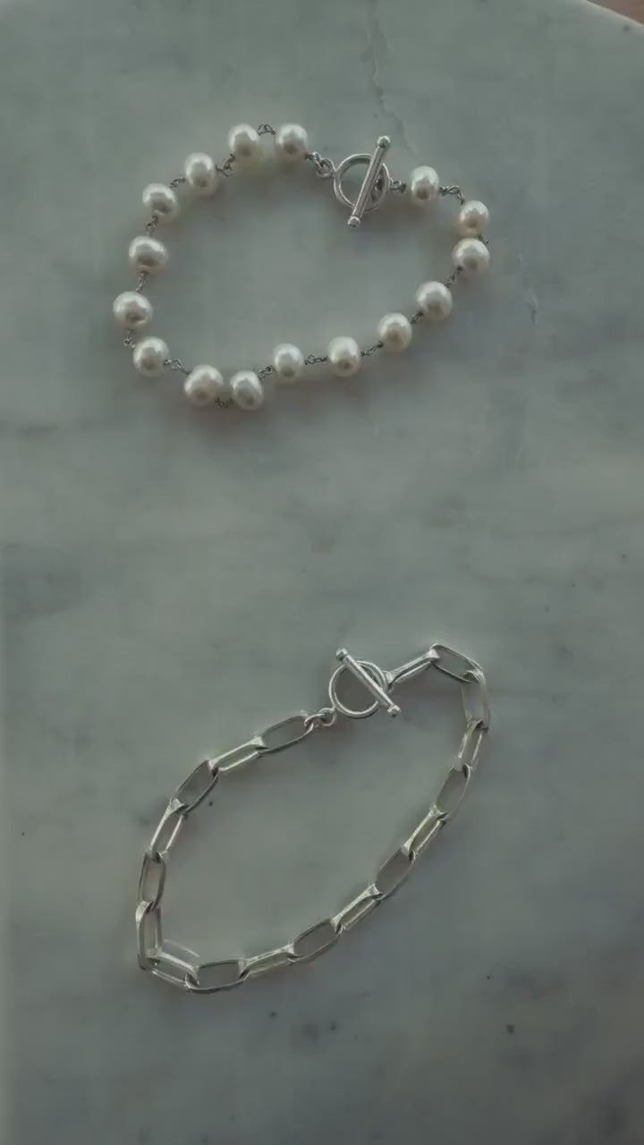 Pearl necklace with silver chain t bar clasps