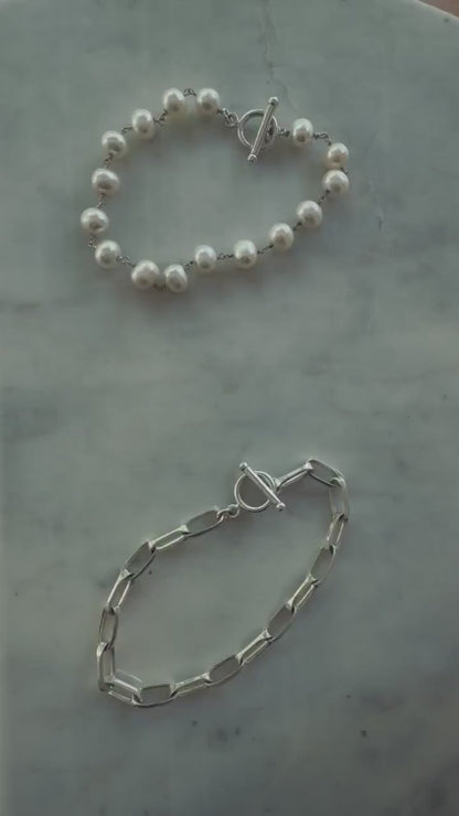 Pearl necklace with silver chain t bar clasps
